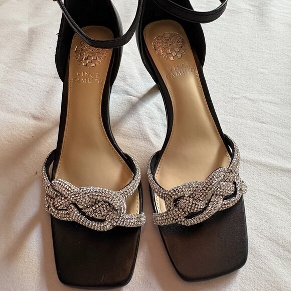 Vince Camuto heels - Picture 1 of 3